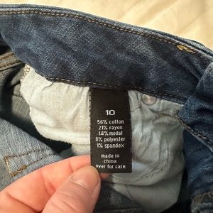 Limited size 10 skinny ankle jeans